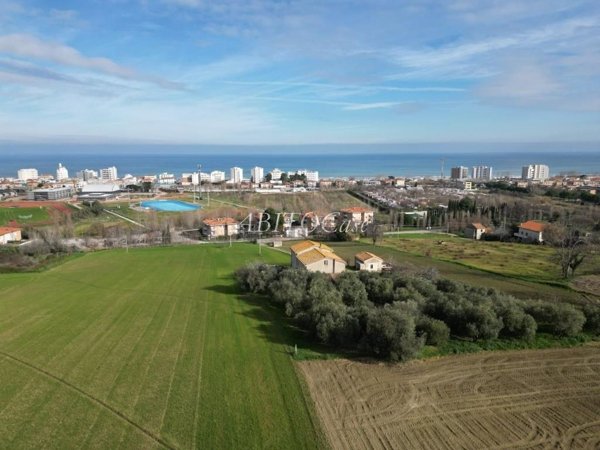 casa indipendente in vendita a Senigallia