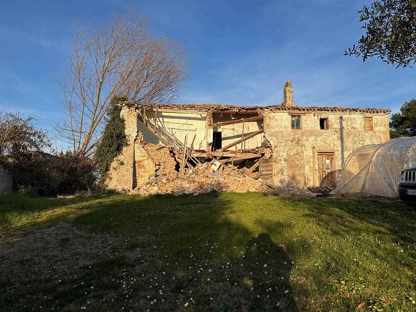 rudere in vendita a Senigallia