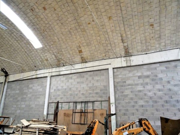 locale di sgombero in vendita a Senigallia in zona Cannella