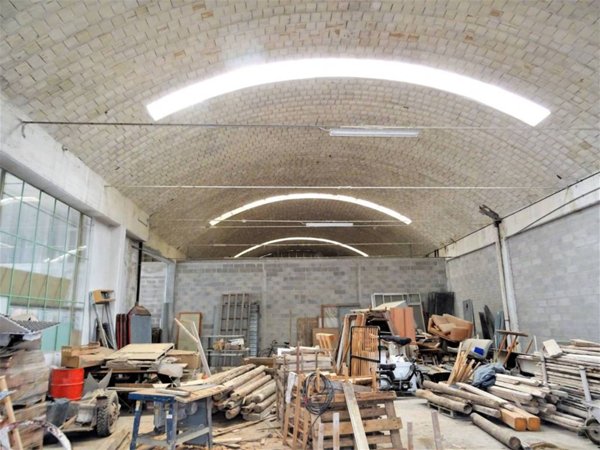 locale commerciale in vendita a Senigallia in zona Cannella