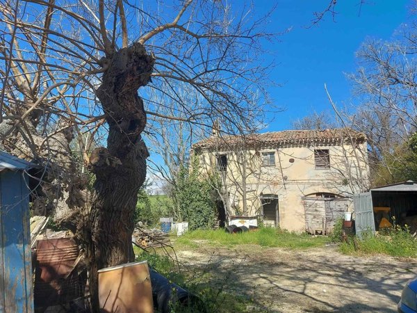 casa indipendente in vendita a Senigallia in zona Scapezzano