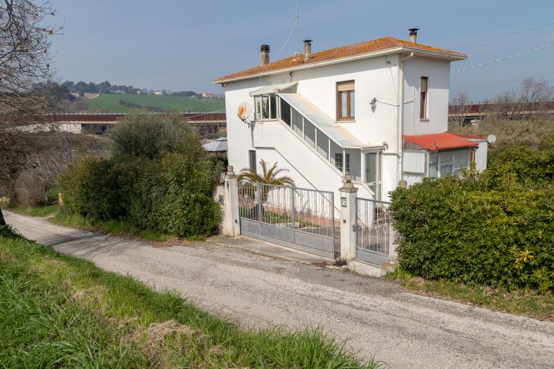 casa indipendente in vendita a Senigallia