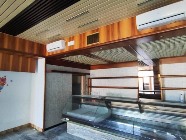 negozio in vendita a Senigallia in zona Marzocca