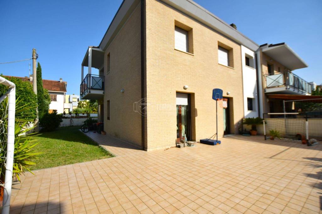 appartamento in vendita a Senigallia in zona Marzocca