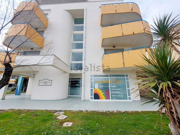 locale commerciale in vendita a Senigallia