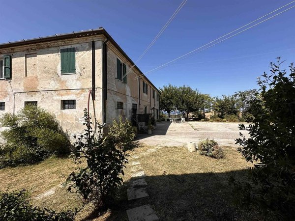casa indipendente in vendita a Senigallia in zona Scapezzano