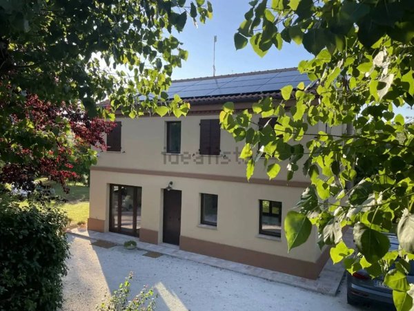 casa indipendente in vendita a Senigallia in zona Filetto