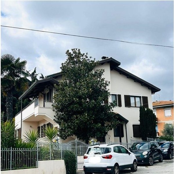 casa indipendente in vendita a Senigallia