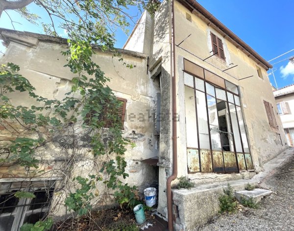 casa indipendente in vendita a Senigallia in zona Scapezzano