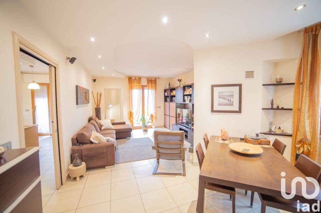 locale commerciale in vendita a Senigallia