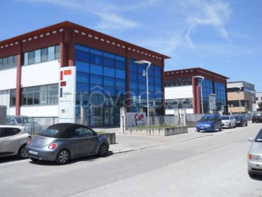 negozio in vendita a Senigallia