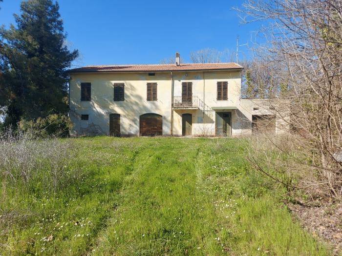 casale in vendita a Senigallia in zona Scapezzano