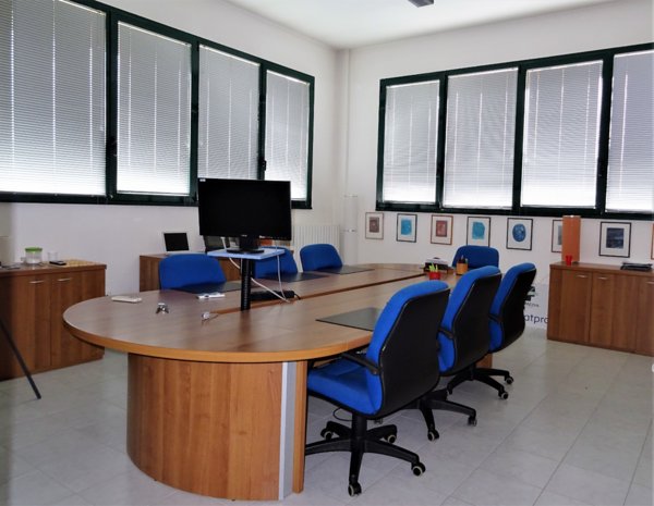 ufficio in vendita a Senigallia in zona Marzocca