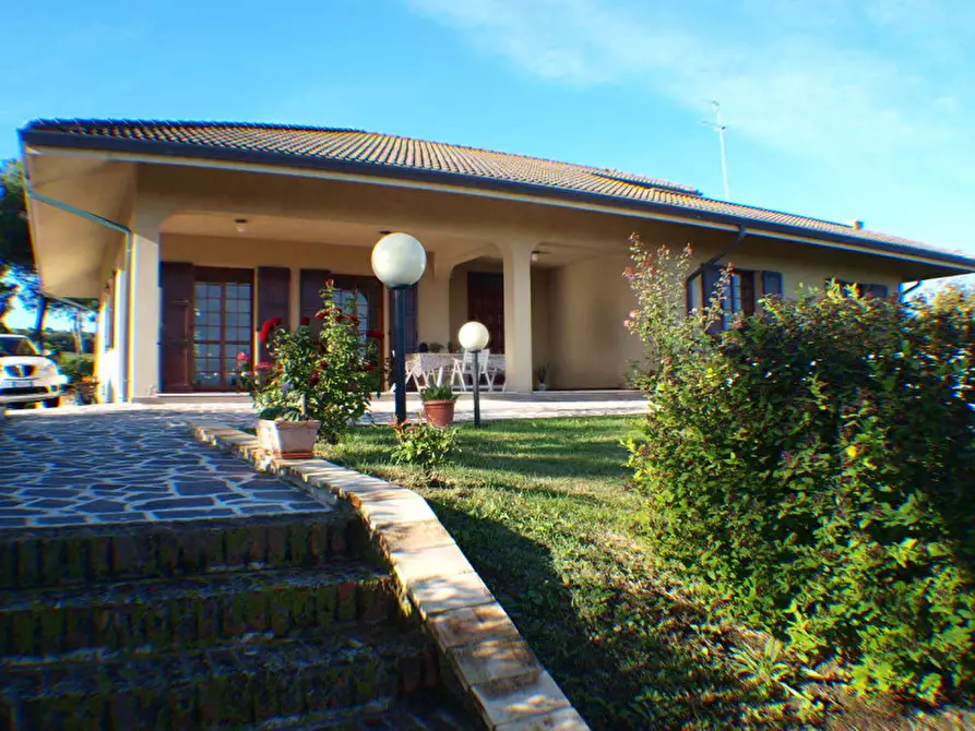 casa indipendente in vendita a Senigallia in zona Scapezzano