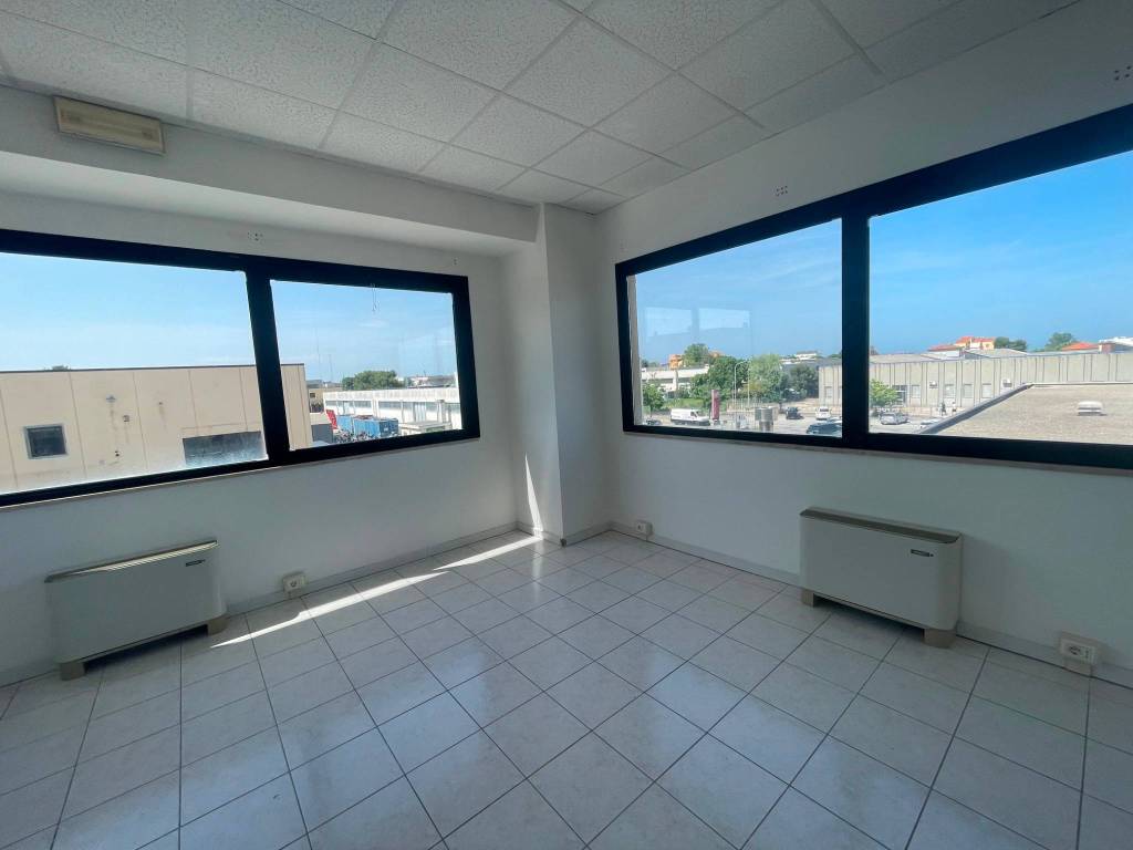 ufficio in vendita a Senigallia