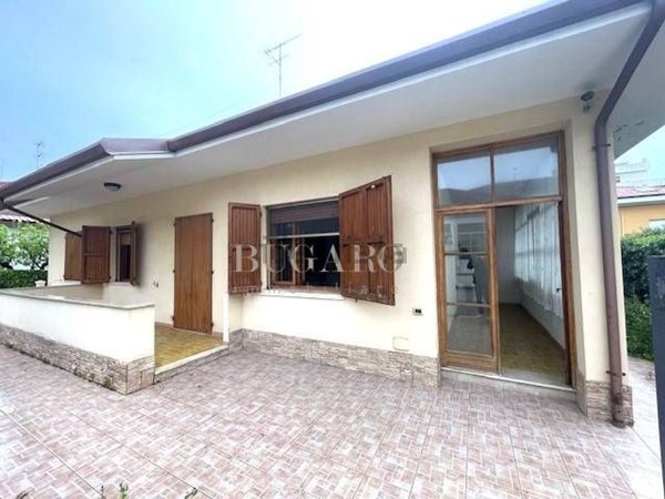 casa indipendente in vendita a Senigallia in zona Marzocca