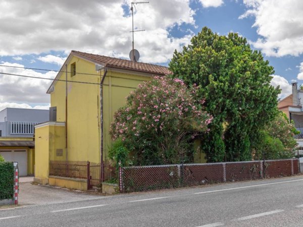 casa indipendente in vendita a Senigallia in zona Sant'Angelo