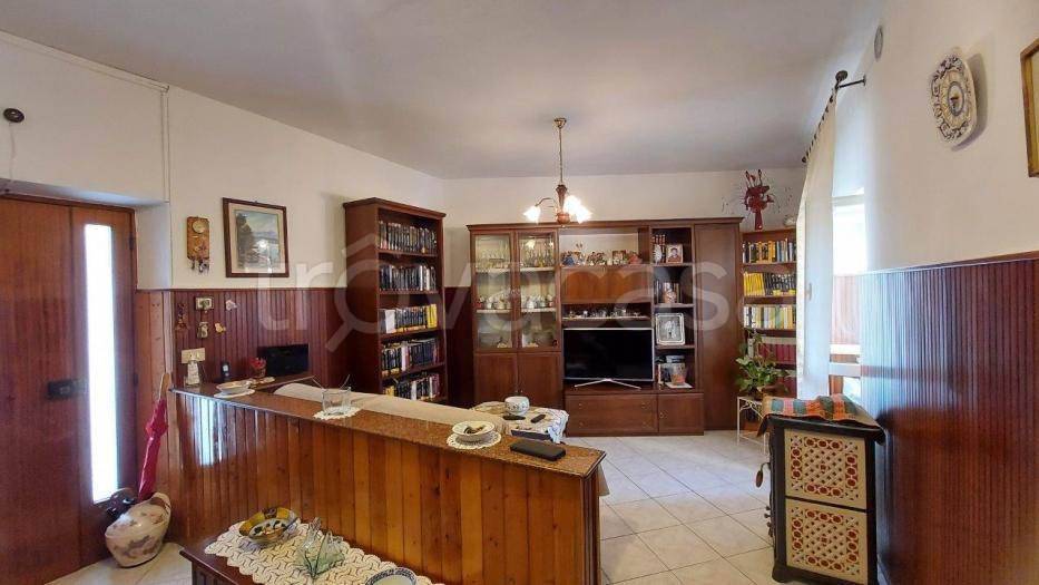 casa indipendente in vendita a Senigallia in zona Scapezzano