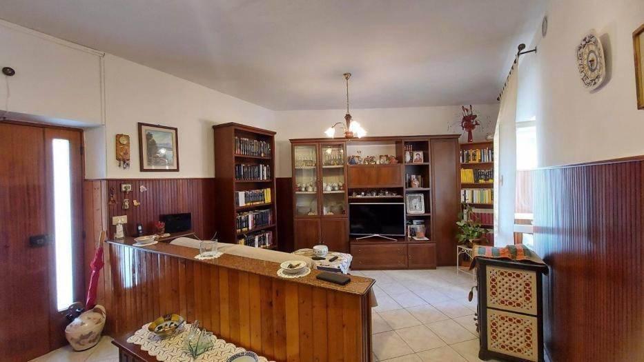 casa indipendente in vendita a Senigallia in zona Scapezzano