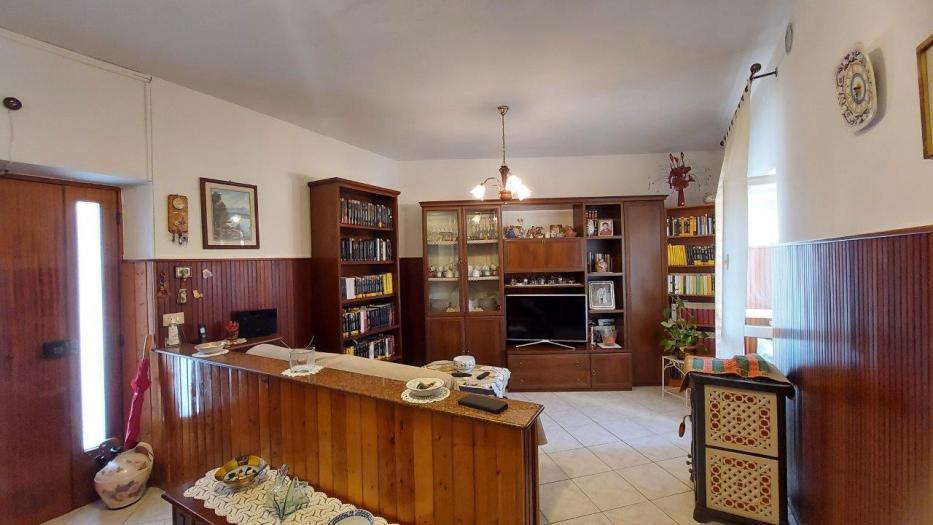 casa indipendente in vendita a Senigallia in zona Scapezzano
