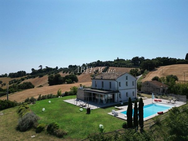 casa indipendente in vendita a Senigallia in zona Borgo Passera