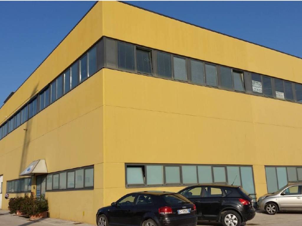 ufficio in vendita a Senigallia in zona Cesano
