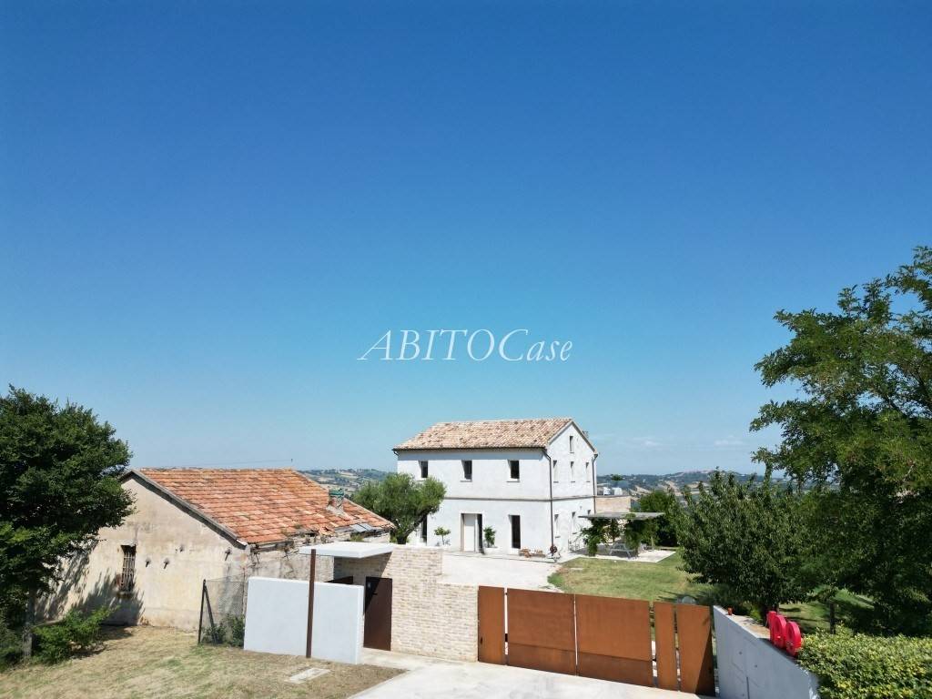 casa indipendente in vendita a Senigallia in zona Cesano