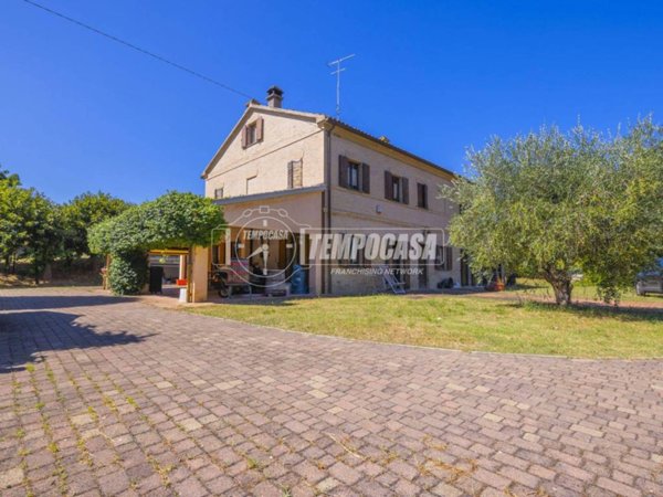 casa indipendente in vendita a Senigallia in zona Scapezzano