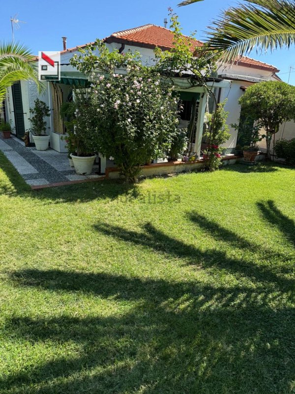 casa indipendente in vendita a Senigallia in zona Marzocca