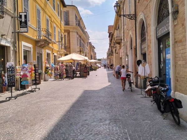 negozio in vendita a Senigallia