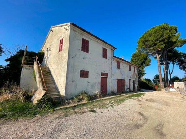 casa indipendente in vendita a Senigallia in zona Scapezzano