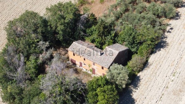 casale in vendita a Senigallia in zona Scapezzano