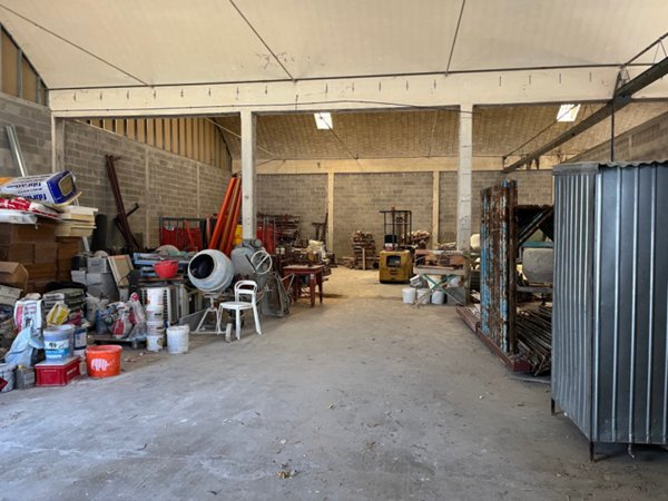 locale di sgombero in vendita a Senigallia in zona Borgo Catena