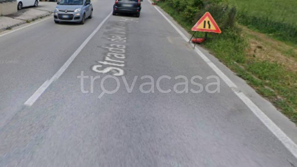 locale commerciale in vendita a Senigallia in zona Cesano