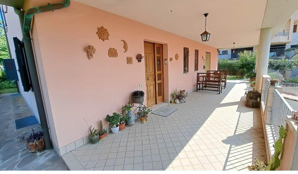 intera palazzina in vendita a Senigallia in zona Borgo Passera