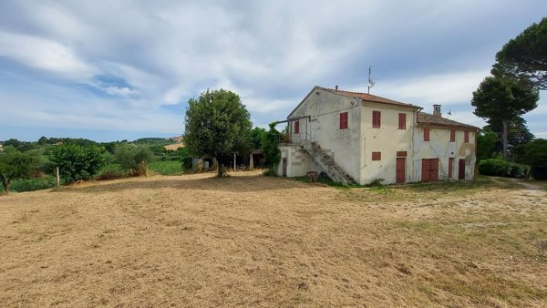 casale in vendita a Senigallia in zona Scapezzano
