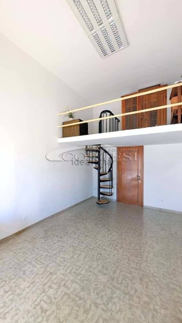 locale commerciale in vendita a Senigallia