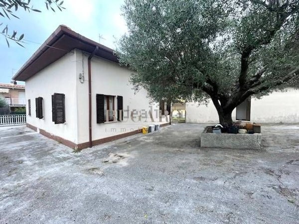 casa indipendente in vendita a Senigallia in zona Marzocca