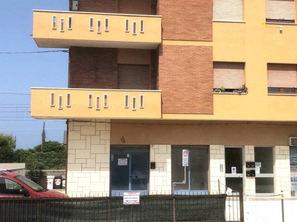 negozio in vendita a Senigallia in zona Marzocca