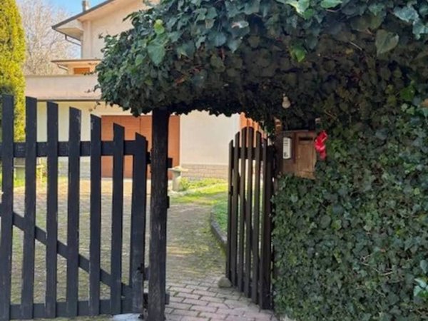 casa indipendente in vendita a Senigallia in zona Scapezzano