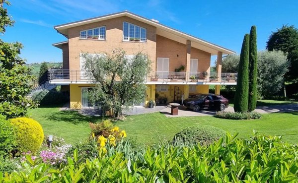 casa indipendente in vendita a Senigallia
