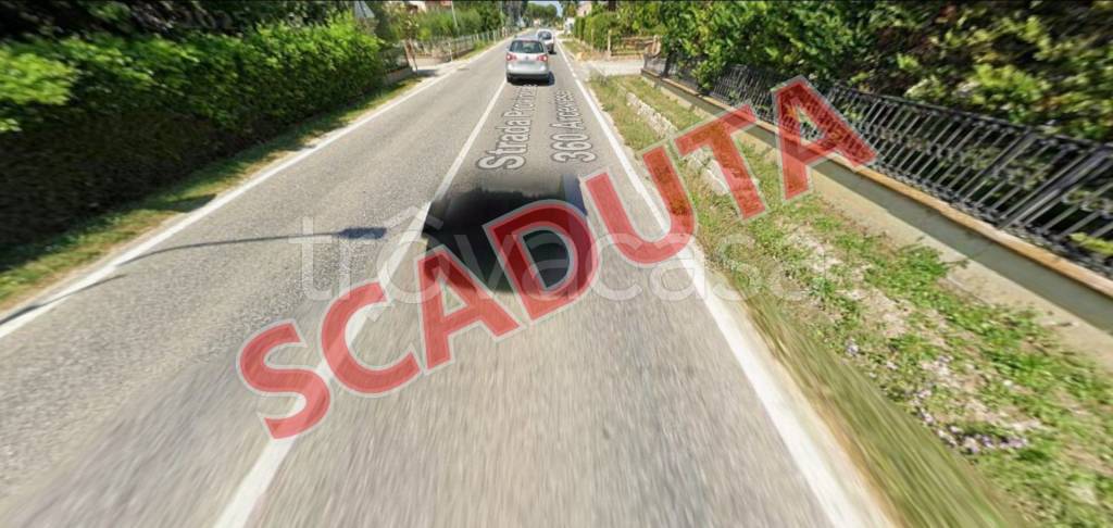 locale commerciale in vendita a Senigallia in zona Borgo Passera