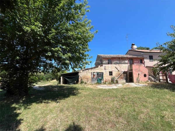 casa indipendente in vendita a Senigallia in zona Scapezzano