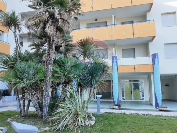 negozio in vendita a Senigallia in zona Cesano