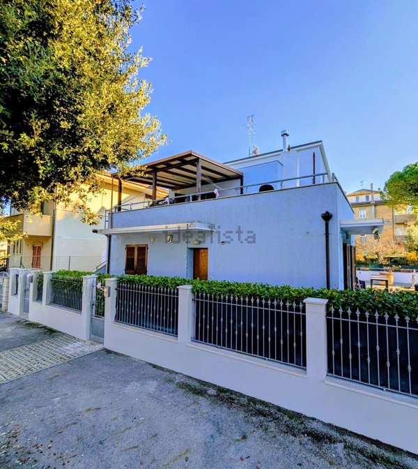 casa indipendente in vendita a Senigallia