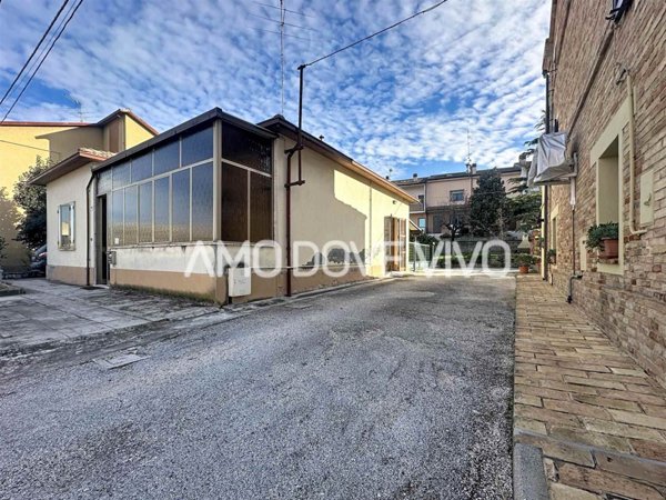 casa indipendente in vendita a Senigallia in zona Bettolelle