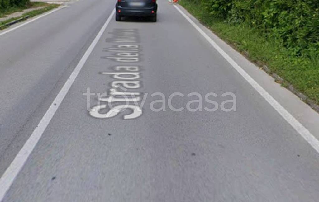 locale commerciale in vendita a Senigallia in zona Cesano