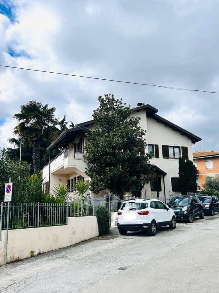 casa indipendente in vendita a Senigallia