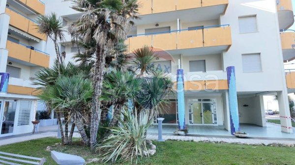 negozio in vendita a Senigallia in zona Cesano