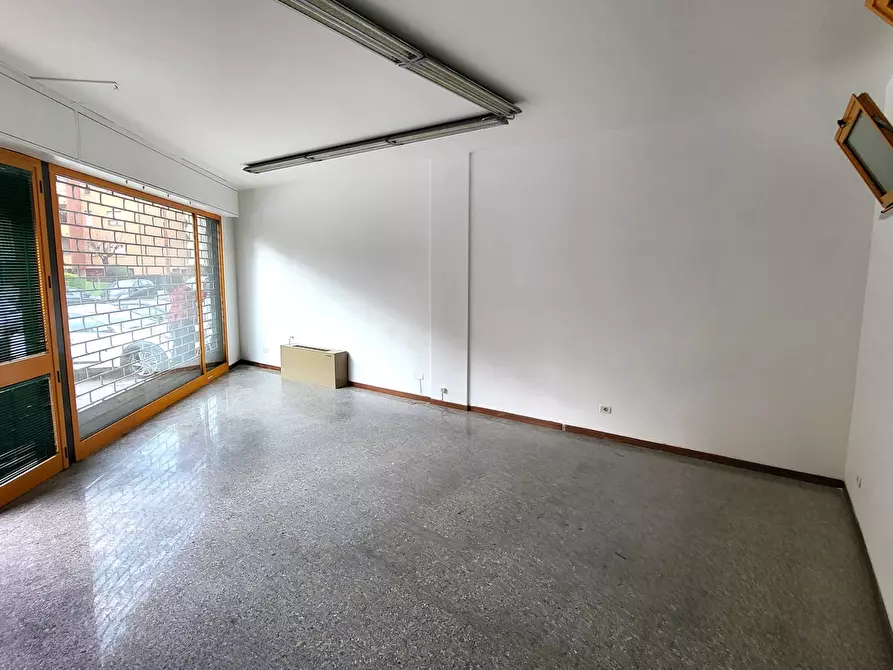 locale commerciale in vendita a Senigallia